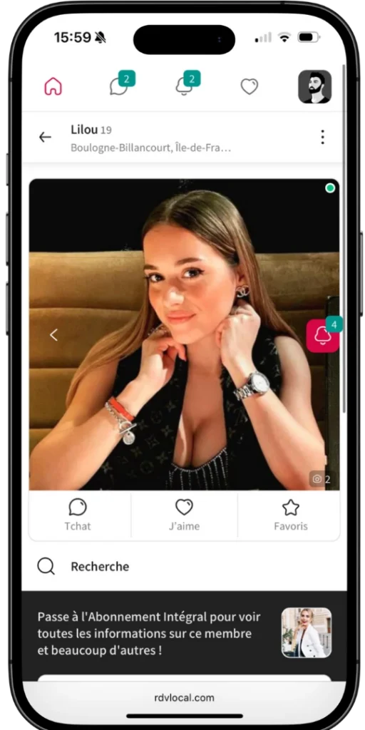 Profil d'une femme de 19 ans sur le site de rencontres RdvLocal affiché sur un smartphone