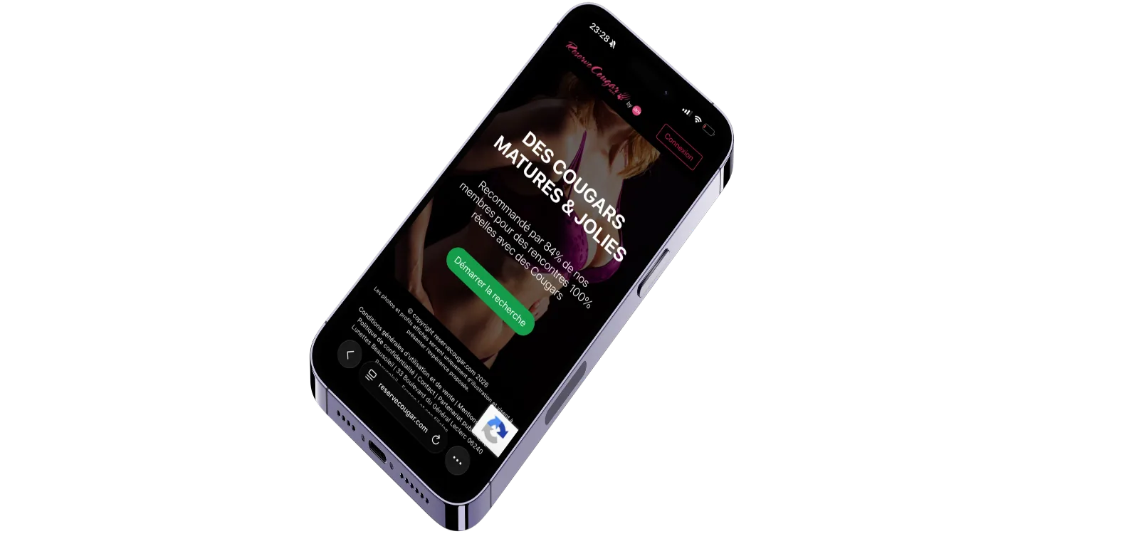 Smartphone incliné montrant l'accueil de ReserveCougar avec le slogan Des cougars matures et jolies