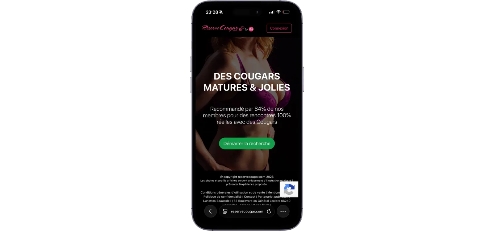 Écran de smartphone affichant Reserve Cougar, slogan cougars matures et jolies et bouton vert